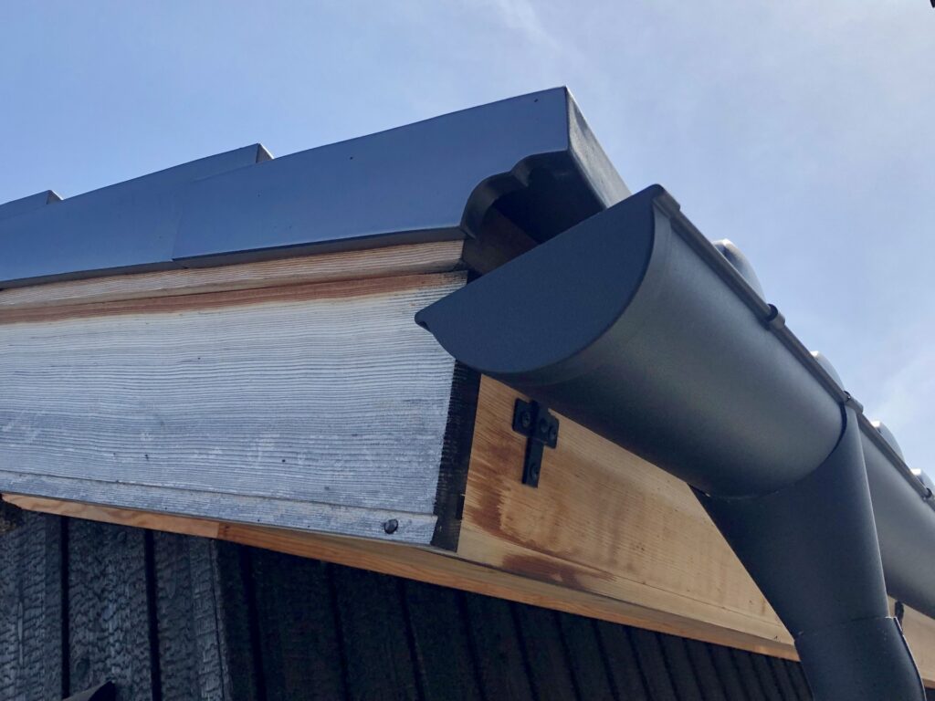 雨樋工事って何？メリットやデメリット、価格相場を詳しく紹介！